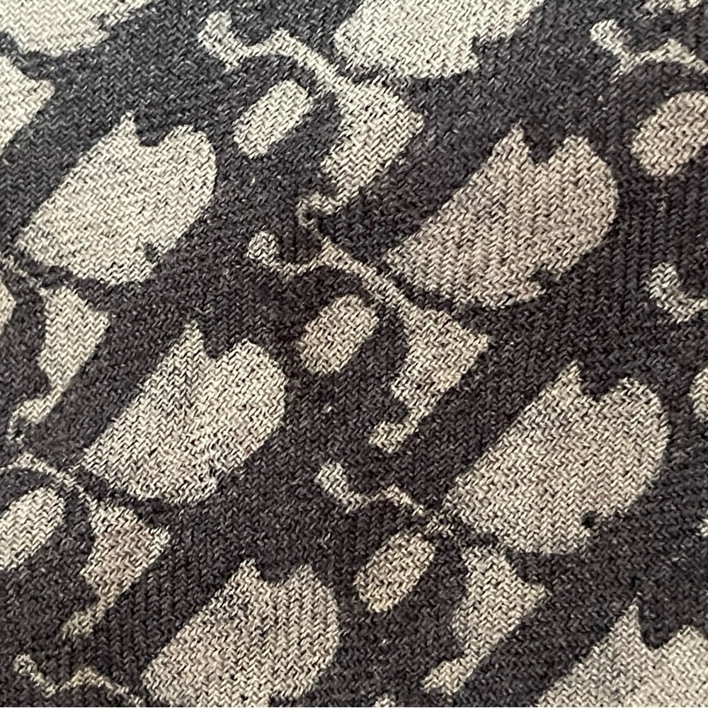 Dior Cashmere shawl Scarf. - Picture 10 of 16